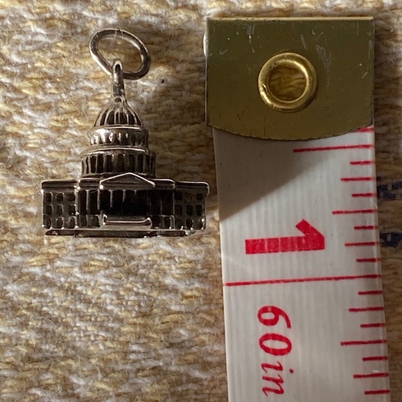 U.S. Capitol Building Sterling Charm - Picture 9 of 11
